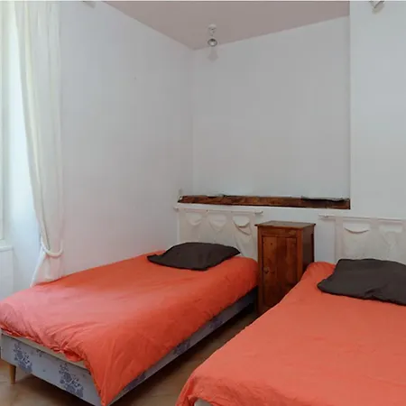 Campingplatz Spacieux Pour 6 Personnes A Aires - Api-1-52-850 Les Aires